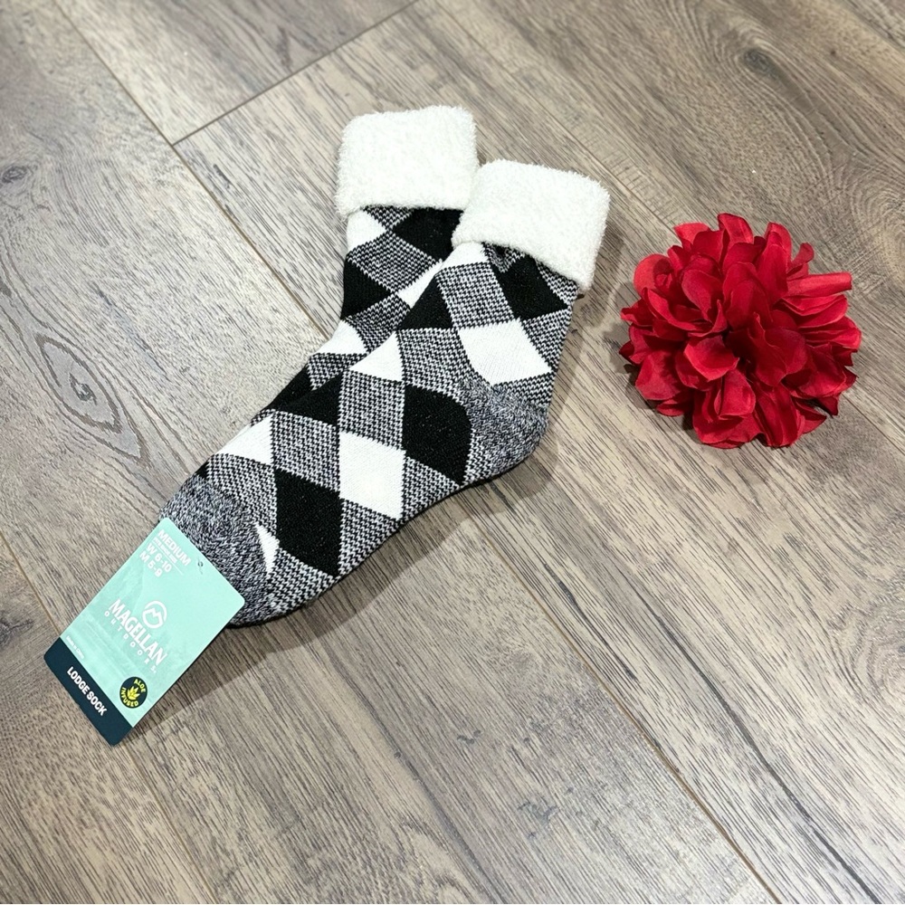 Magellan Plaid Knit Cozy Socks NWT